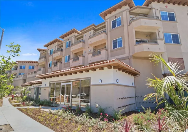 2nd image of 927 Deep Vly Dr, Rolling Hills Estates, CA 90274