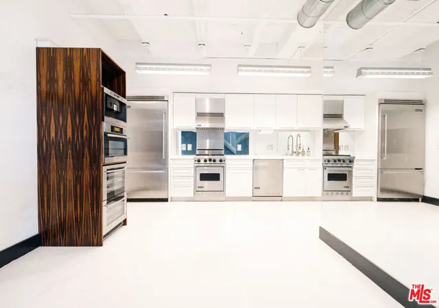 2nd image of 6253 Hollywood Blvd #507, Los Angeles, CA 90028 | MLS# 26849893