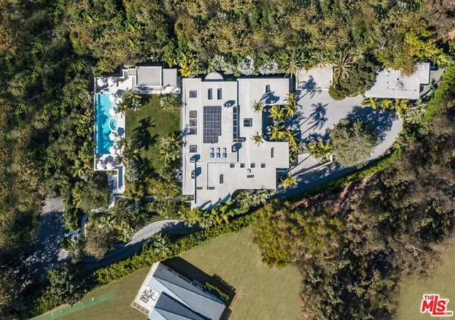 Photo 3 of Mansion for sale at 660 Clb View Dr, Los Angeles, CA 90024 | MLS# 26847875 | Listing updated on 2026-06-27