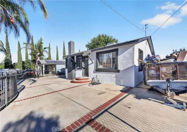 Photo 3 of Single family home for sale at 3946 Tomlinson, Riverside, CA 92503 | MLS# DW26134349 | Listing updated on 2026-09-29