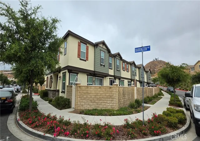 4th image of 22041 Barrington Wy, Santa Clarita, CA 91350 | MLS# SR26134009