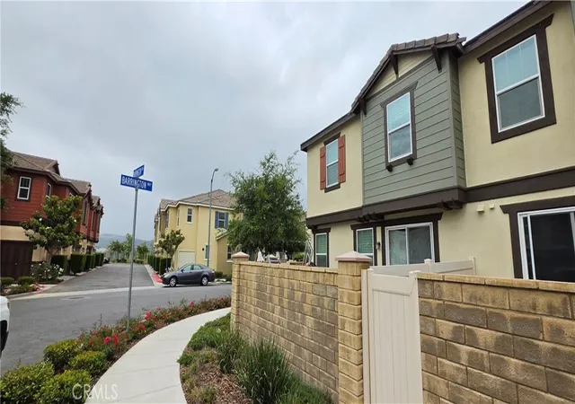 5th image of 22041 Barrington Wy, Santa Clarita, CA 91350 | MLS# SR26134009