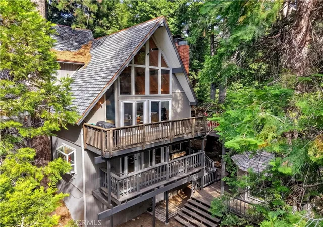 Homes for sale in Lake Arrowhead, CA | 422 Klamath, Lake Arrowhead, CA 92352 | MLS# IG26133673