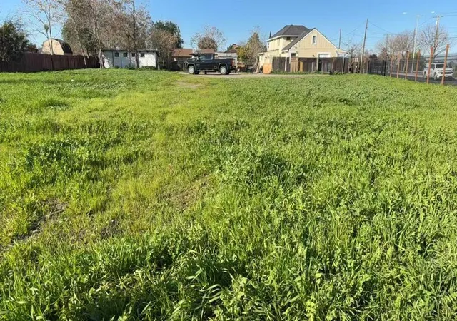 2nd image of 1018 E 18th St, Antioch, CA 94509 | MLS# ML82051674