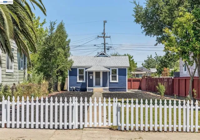 Homes for sale in Vallejo, CA | 212 Illinois Street, Vallejo, CA 94590 | MLS# 41139027