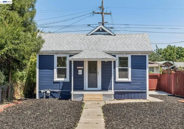 Homes for sale in Vallejo, CA | 212 Illinois Street, Vallejo, CA 94590 | MLS# 41139027