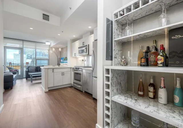 3rd image of 321 10Th #1505, San Diego, CA 92101 | MLS# 260014998SD