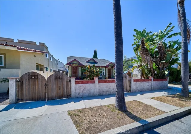 Photo 3 of House for sale at 1055 -1059 Roswell, Long Beach, CA 90804 | MLS# AR26131948 | Listing updated on 2026-09-03