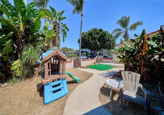 Photo 4 of House for sale at 1055 -1059 Roswell, Long Beach, CA 90804 | MLS# AR26131948 | Listing updated on 2026-09-03