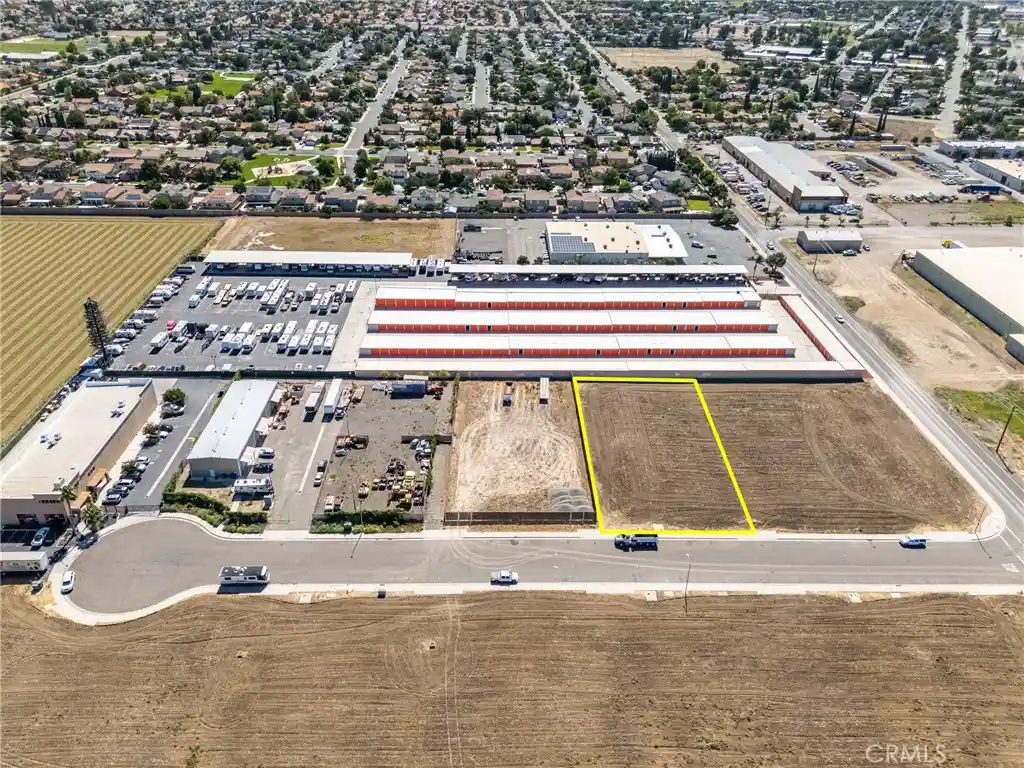 Photo 1 of Sale Pending at 216 Commerce, Los Banos, CA 93635 | MLS# MC26134584 | Listing updated on 2026-10-15