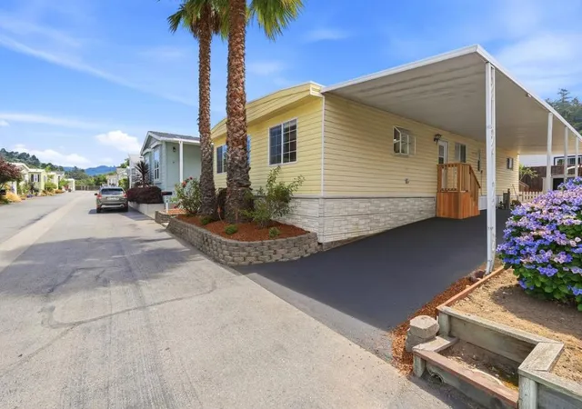 Photo 3 of Manufactured home for sale at 28 Eugenia Ave #28, Aptos, CA 95003 | MLS# ML82051683 | Listing updated on 2026-10-12