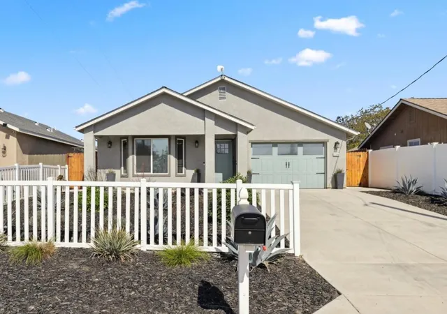 Homes for sale in Chowchilla, CA | 22356 Arnott Dr, Chowchilla, CA 93610 | MLS# ML82051686