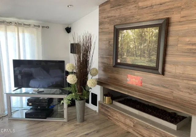 Listing Photo 5 - Condo for sale in building located at 9200 & 9210 Stockton Rd, Moorpark, CA 93021