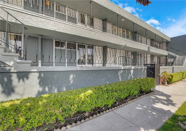 Homes for sale in Long Beach, CA | 231 Junipero, Long Beach, CA 90803 | Houzeo