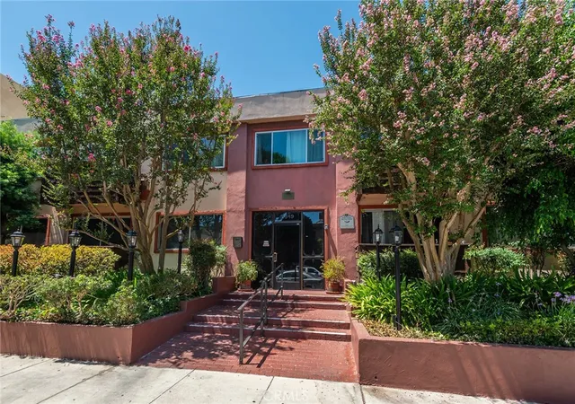 1st image of 5349 Newcastle #20, Encino, CA 91316 | MLS# SR26134304