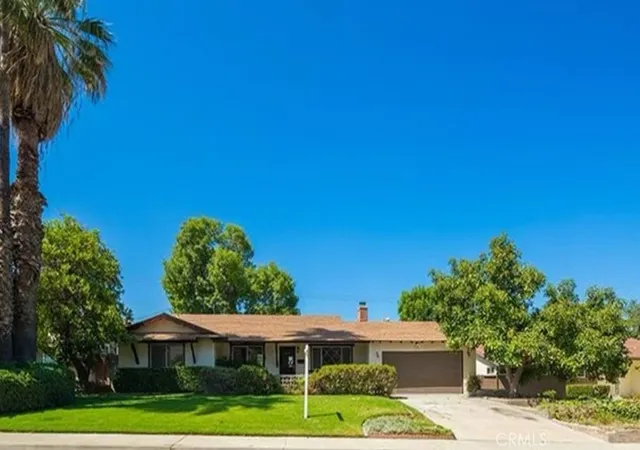Photo 1 of Single family home for sale at 556 W Campus View, Riverside, CA 92507 | MLS# WS26134678 | Listing updated on 2026-10-04