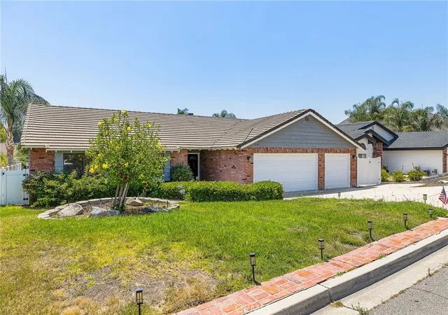 Photo 3 of Single family home for sale at 29839 Ketch, Canyon Lake, CA 92587 | MLS# SW26132394 | Listing updated on 2026-10-06