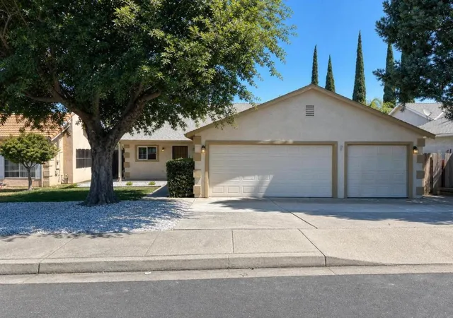 Single family home for sale at 1574 Sun River St, Oakdale, CA 95361 | MLS# ML82051702