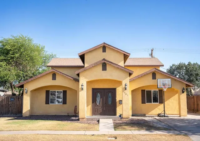 Homes for sale in El Centro, CA | 1561 W Heil Ave, El Centro, CA 92243 | MLS# PTP2604727