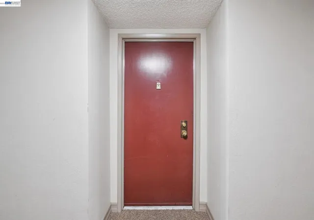 Photo 3 of Sale Pending at 1327 Webster St #B106, Alameda, CA 94501 | MLS# 41139080 | Listing updated on 2026-09-16