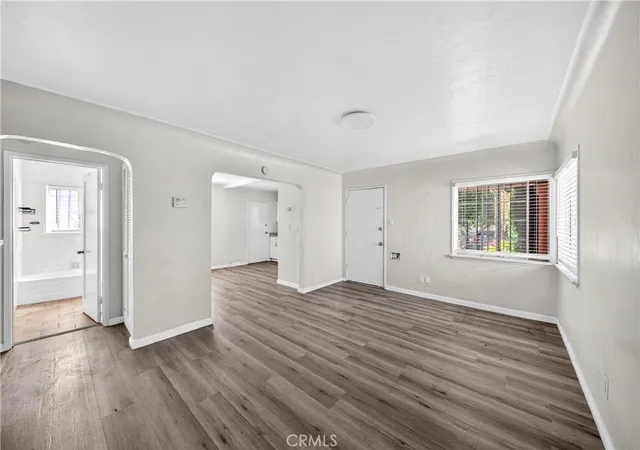 Listing Photo 4 - Condo for sale in building located at 2901 E 65th, Long Beach, CA 90805