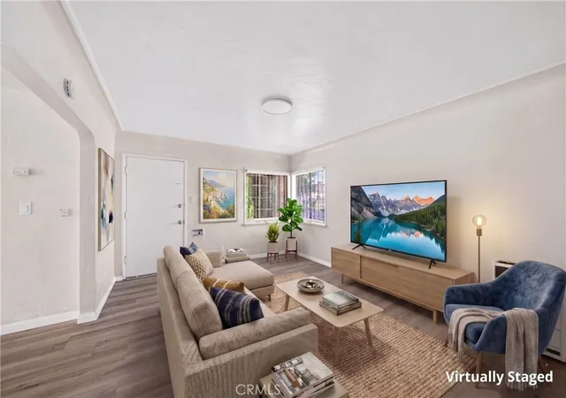 Listing Photo 5 - Condo for sale in building located at 2901 E 65th, Long Beach, CA 90805