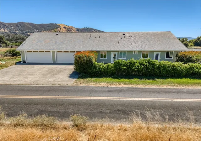Homes for sale in Upper Lake, CA | 2260 Lakeshore, Upper Lake, CA 95485 | MLS# LC26133182
