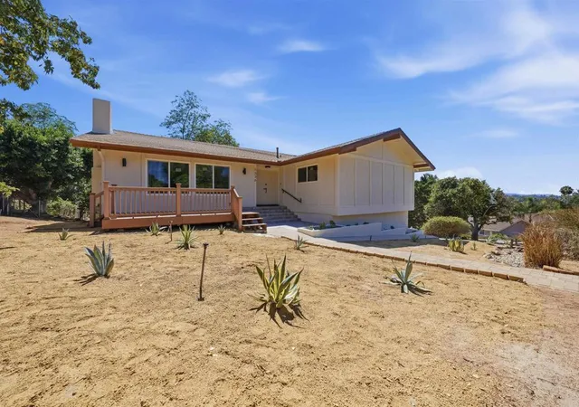Homes for sale in Escondido, CA | 1336 Top Rail Ln, Escondido, CA 92027 | MLS# NDP2605957