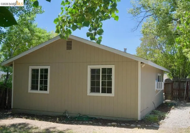 3rd image of 208 Circuit Dr, Roseville, CA 95678 | MLS# 41139099