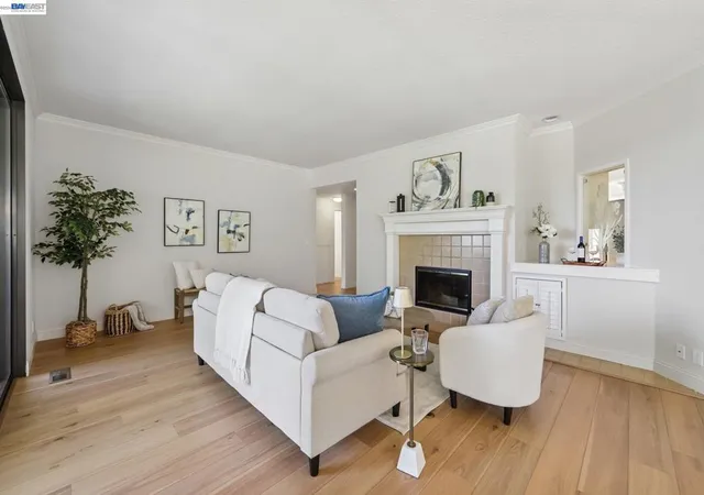 3rd image of 3324 Ptarmigan Dr #1A, Walnut Creek, CA 94595 | MLS# 41139102