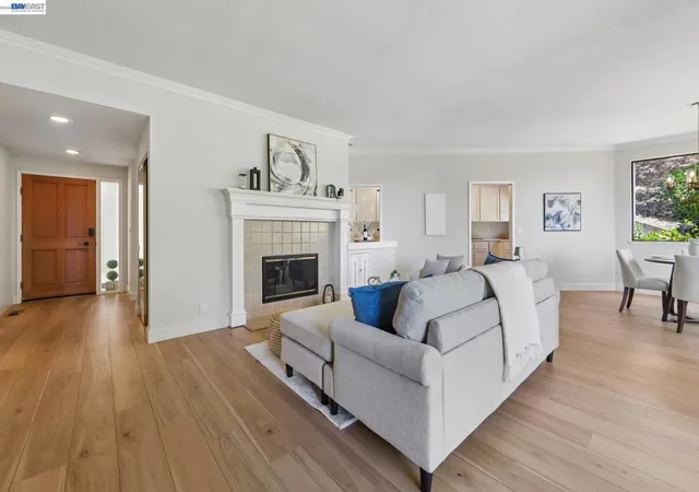 5th image of 3324 Ptarmigan Dr #1A, Walnut Creek, CA 94595 | MLS# 41139102