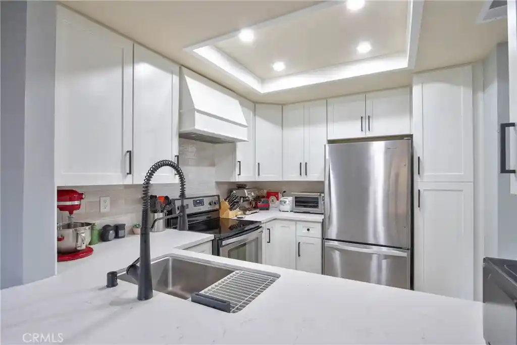 Listing Photo 1 - Condo for sale in 926 Lupine Hls Dr located at 926 Lupine Hls Dr, Vista, CA 92081 - Unit #15