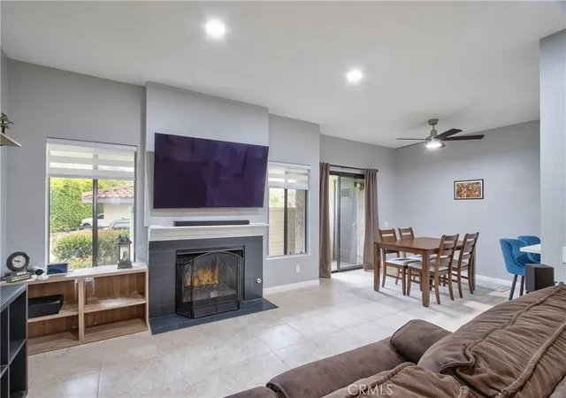 Photo 3 of Condo for sale at 926 Lupine Hills Dr #15, Vista, CA 92081 | MLS# SW26134995 | Listing updated on 2026-10-07