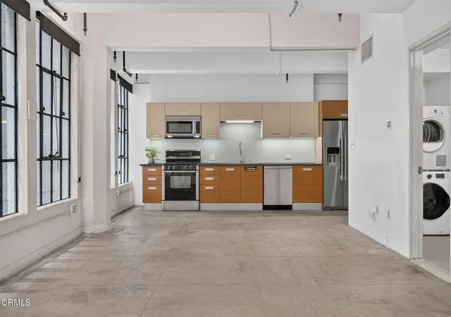 1st image of 746 S Los Angeles St #809, Los Angeles, CA 90014 | MLS# P1-27699