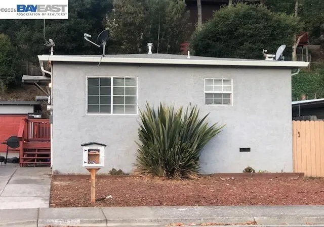 Photo 3 of Multi family home for sale at 512 Tennent Ave, Pinole, CA 94564 | MLS# 41139109 | Listing updated on 2026-06-30