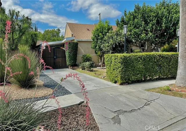 Photo 3 of Single family home for sale at 20355 Mobile, Winnetka, CA 91306 | MLS# SR26135018 | Listing updated on 2026-10-06
