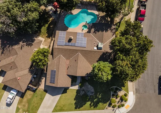 Photo 2 of Single family home for sale at 2601 Barrington St, Bakersfield, CA 93309 | MLS# V1-37122 | Listing updated on 2026-10-02