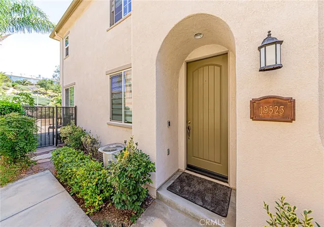 2nd image of 19523 Opal Ln, Saugus, CA 91350 | MLS# SR26135126