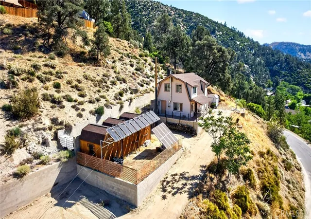 Photo 3 of Single family home for sale at 4001 Los Padres, Frazier Park, CA 93225 | MLS# SR26134421 | Listing updated on 2026-06-28