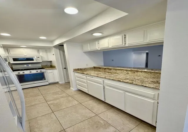 Photo 3 of Condo for sale at 1150 E Palm Cyn Dr #60, Palm Springs, CA 92264 | MLS# 219149457DA | Listing updated on 2026-09-26