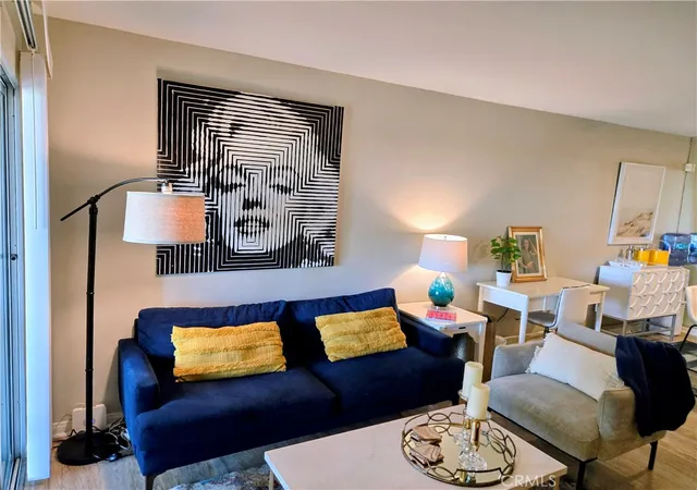 2nd image of 575 N Villa Ct, Palm Springs, CA 92262