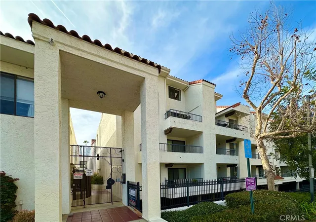 2nd image of 3525 Lebon Dr #204, San Diego, CA 92122 | MLS# OC26135273