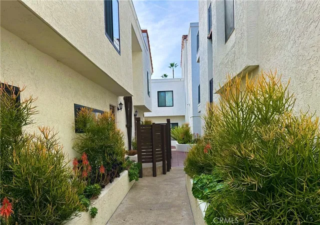 3rd image of 3525 Lebon Dr #204, San Diego, CA 92122 | MLS# OC26135273