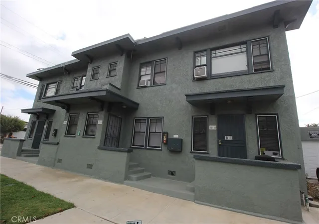 Photo 1 of Multi family home for sale at 216 Esperanza, Long Beach, CA 90802 | MLS# SW26135295 | Listing updated on 2026-09-29