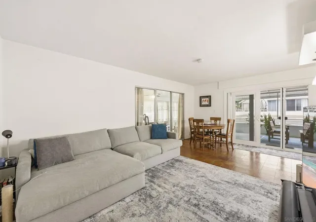Photo 4 of Sale Pending at 2364 Torrey Pines Rd, La Jolla, CA 92037 | MLS# 260015079SD | Listing updated on 2026-07-16