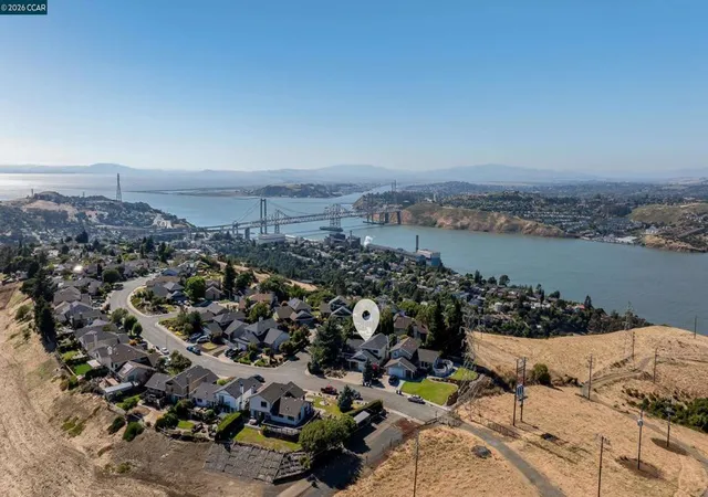 Photo 2 of Sale Pending at 423 Duperu Dr, Crockett, CA 94525 | MLS# 41139138 | Listing updated on 2026-10-04