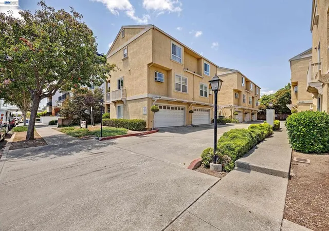 1st image of 260 Estabrook St, San Leandro, CA 94577 | MLS# 41139145