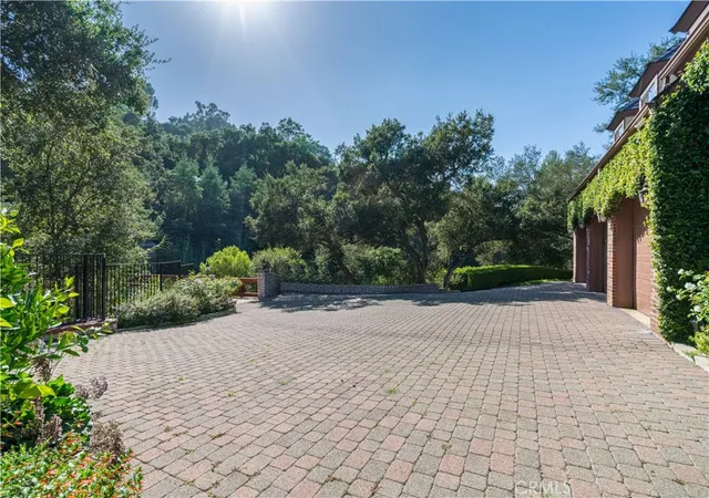 5th image of 375 Berkshire Ave, La Canada Flintridge, CA 91011 | MLS# GD26135343