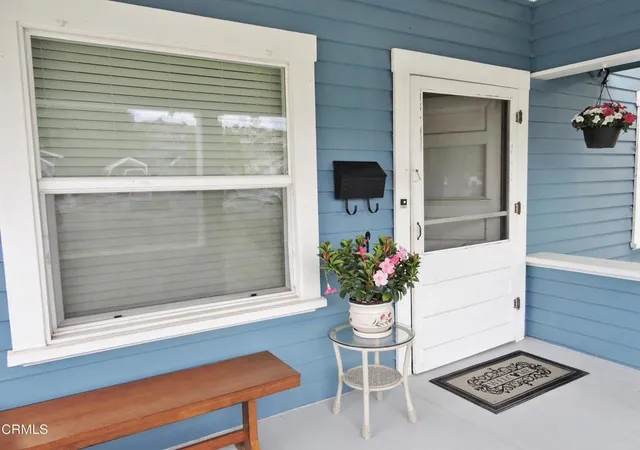 Photo 1 of Single family home for sale at 916 E Santa Paula St, Santa Paula, CA 93060 | MLS# V1-37135 | Listing updated on 2026-09-23