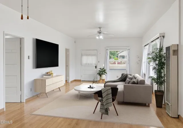Photo 3 of Single family home for sale at 916 E Santa Paula St, Santa Paula, CA 93060 | MLS# V1-37135 | Listing updated on 2026-09-23